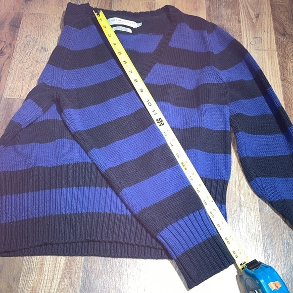 Tommy Hilfiger Vintage V Neck Sweater. Size XL. 2002!!! - Picture 7 of 9